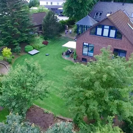 Mit Stellplatz Mitten Im Gruenen شقة